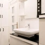 Stylish Flat W Balcony - 5 Mins From Taksim Square Istanbul