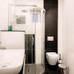 Apartment Stylish Flat W Balcony - 5 Mins From Taksim Square *