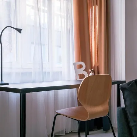 Stylish Flat W Balcony - 5 Mins From Taksim Square Appartement Istanboel