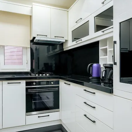 Apartment Stylish Flat W Balcony - 5 Mins From Taksim Square