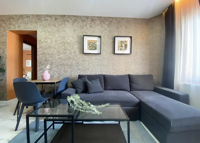 Stylish Flat W Balcony - 5 Mins From Taksim Square